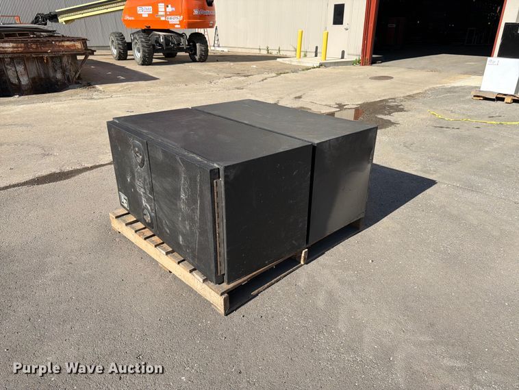 (2) RC toolboxes - FK3075
