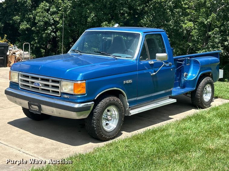 1988 Ford F150 XLT Lariat pickup truck - FT6072