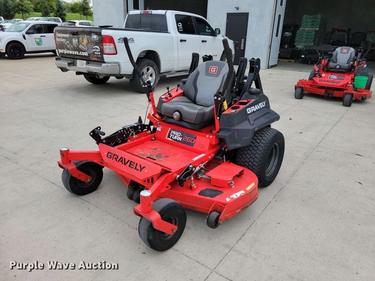 Gravely Pro turn 260 ZTR lawn mower - FU0021