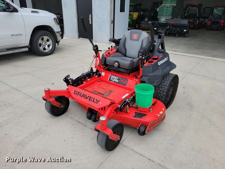 Gravely Pro turn 260 ZTR lawn mower - FU0022