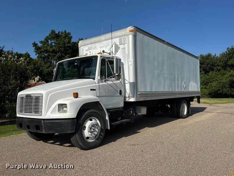 2003 Freightliner FL70 box truck - NJ9230