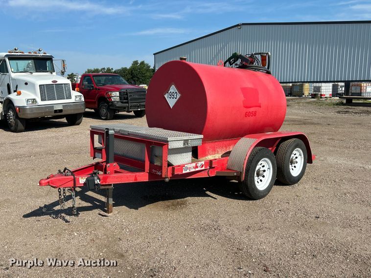 2011 Finish Line TT7510 fuel trailer - NM9800