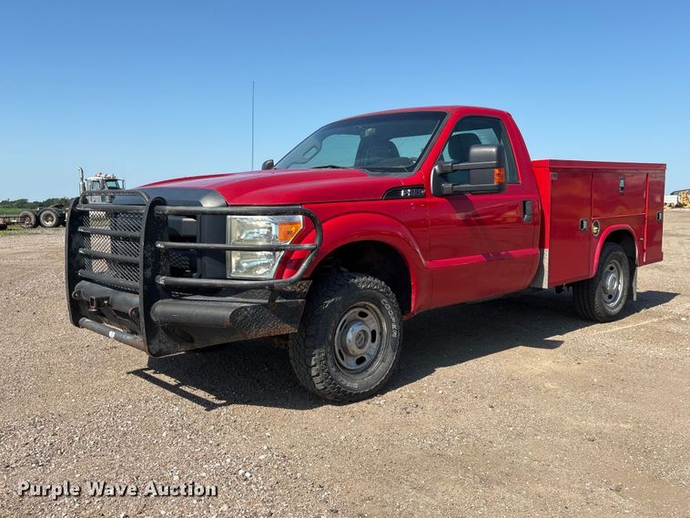 2011 Ford F250 Super Duty utility bed pickup truck - NM9803