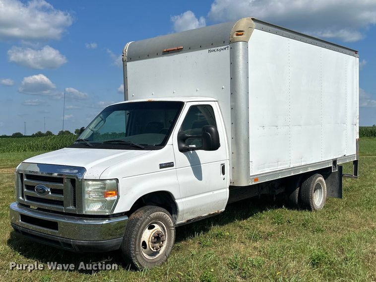 2008 Ford E350 box truck - NM9841