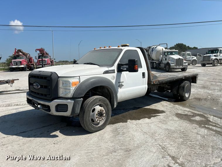 2016 Ford F550 flatbed truck - NM9860