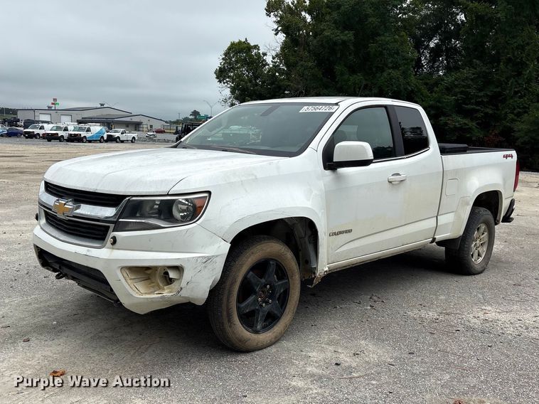 2018 Chevrolet Colorado Ext. Cab pickup truck - YA3882