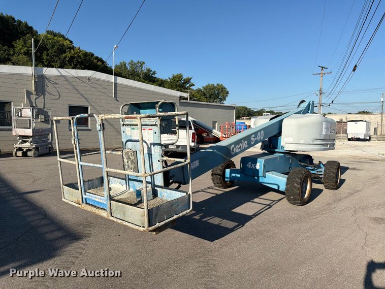 2000 Genie S-40 boom lift - DQ7958