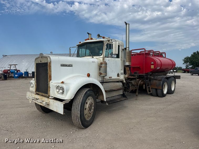1978 Kenworth water truck - DW6775