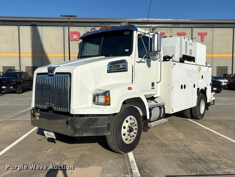 2019 Western Star 4700 utility / service truck - EA7327