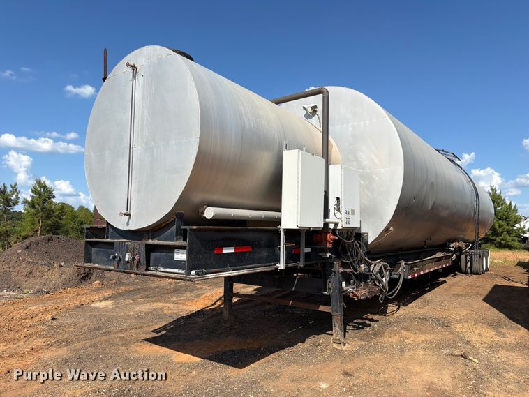 Insulated oil tank trailer - ED5363
