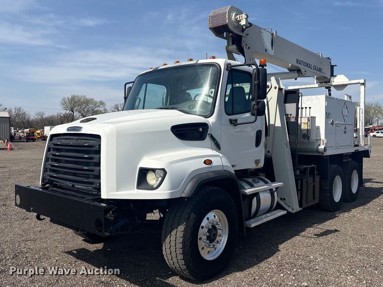 2013 Freightliner 114SD crane truck - EG8873