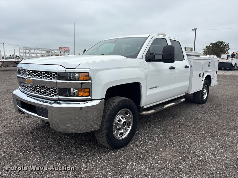 2019 Chevrolet 2500HD Ext. Cab utility bed pickup truck - EG9005