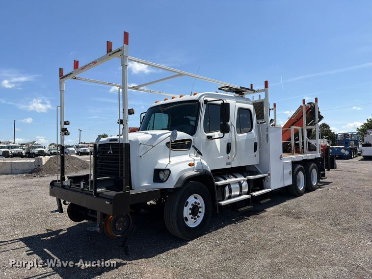 2013 Freightliner 108SD Crew Cab crane truck - EG9256