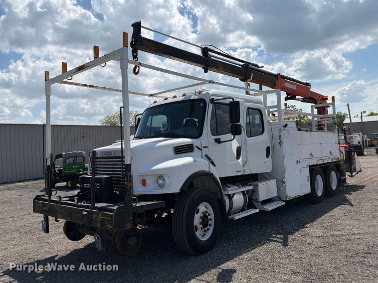 2007 Freightliner Business Class M2 Crew Cab crane truck - EG9269