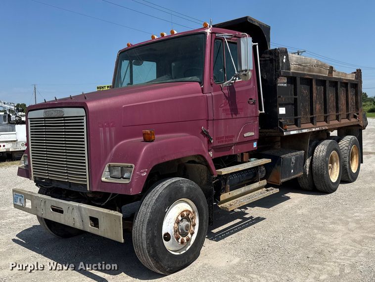 1990 Freightliner dump truck - EN0396