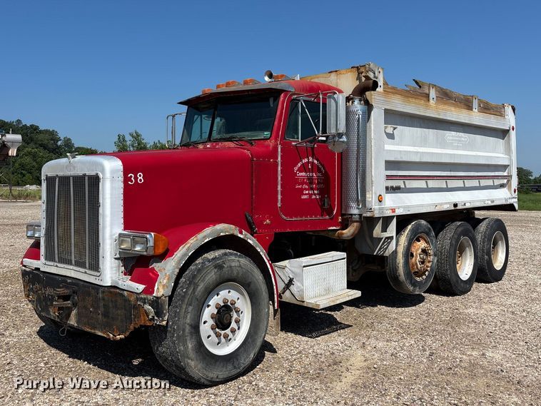2005 Peterbilt dump truck - ER3112