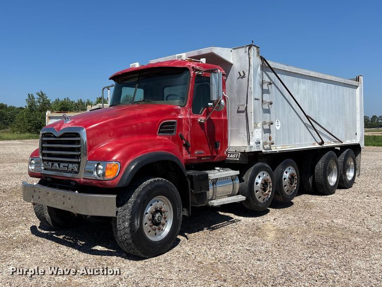 2004 Mack CV dump truck - ER3113