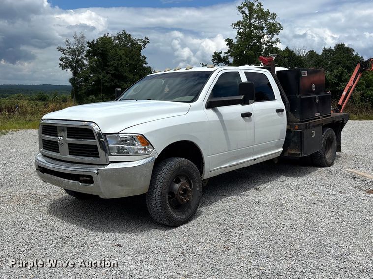 2012 RAM 3500 Crew Cab flatbed pickup truck - ER3135