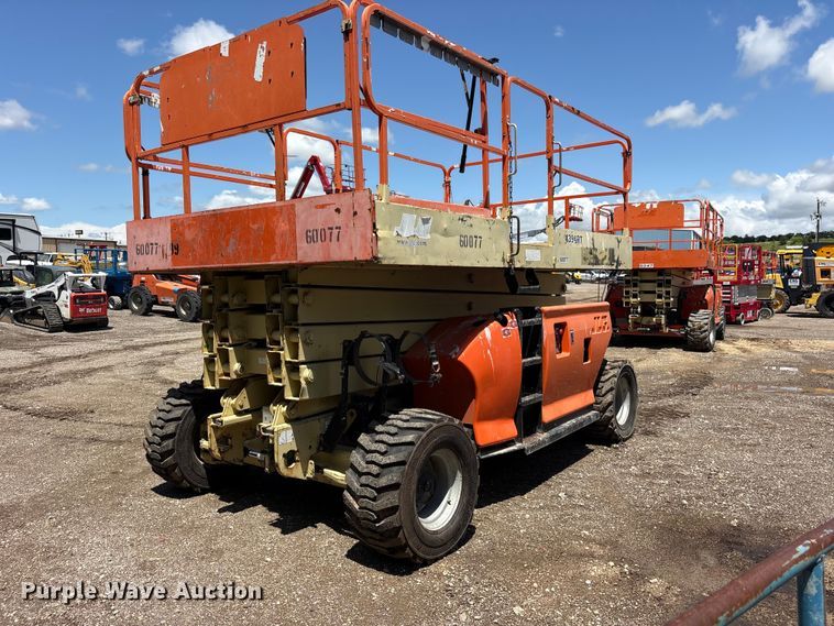 2007 JLG 4394RT scissor lift - ET0124