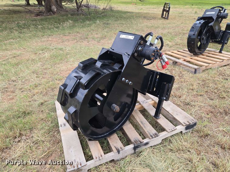 2026 GIYI CW44 compact utility loader compacting wheel - EW8510