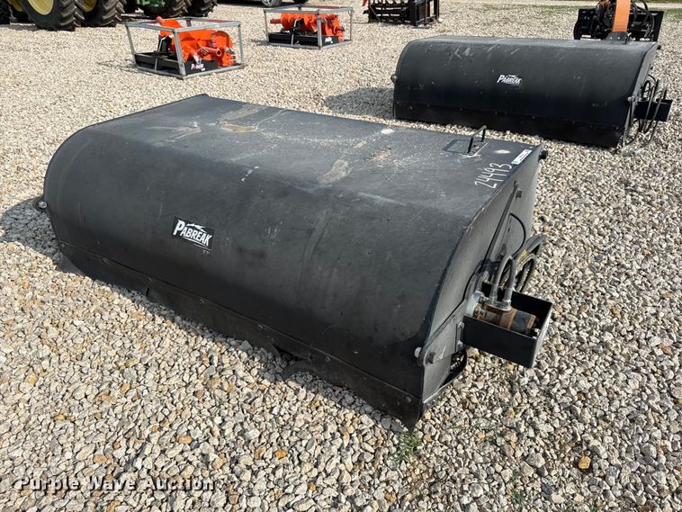 Pabreak 72" W skid steer sweeper - EX2118