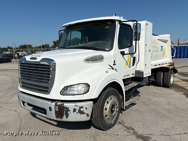 2014 Freightliner M2 refuse truck - EX4030
