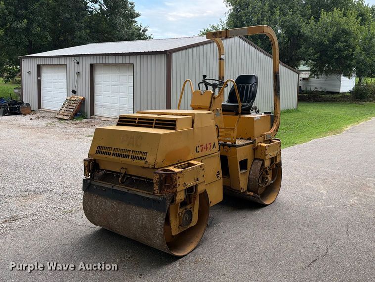 Hypac C747A double drum vibratory roller - EX4034