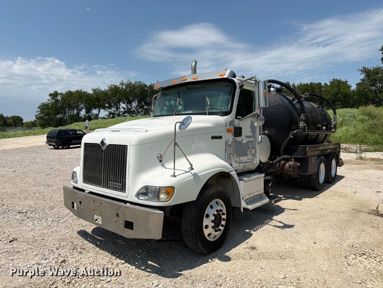 2001 International 9400i vacuum truck - EX4038