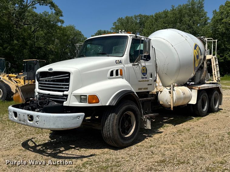 1999 Sterling L8513 ready mix truck - FB5757