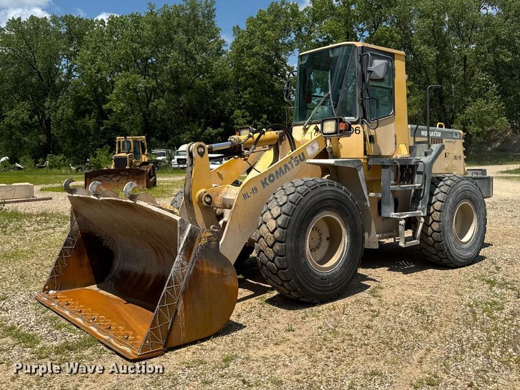 1999 Komatsu WA320-3 wheel loader - FB5758