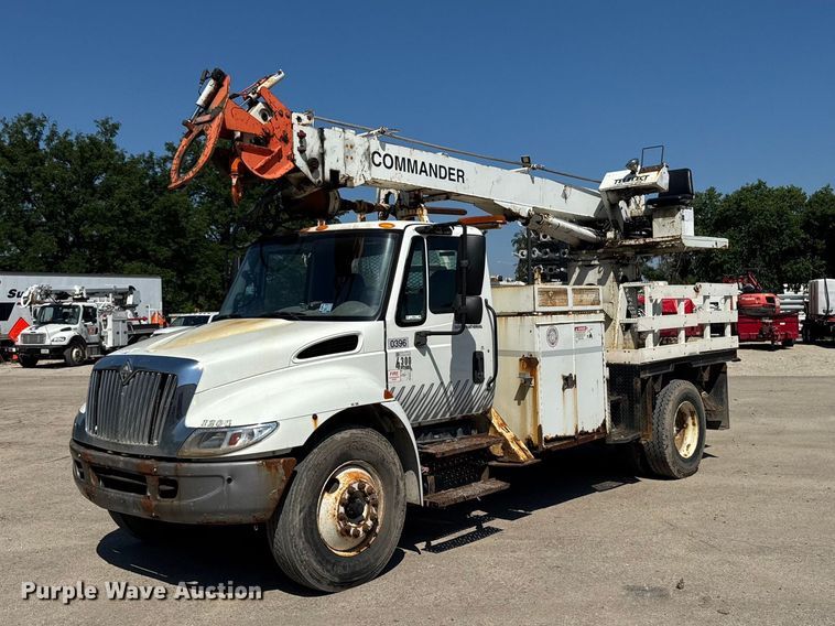 International Digger Derrick Truck For Sale | Purple Wave Auction