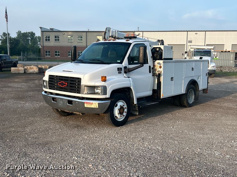 2003 Chevrolet C5500 utility / service truck - FC2848