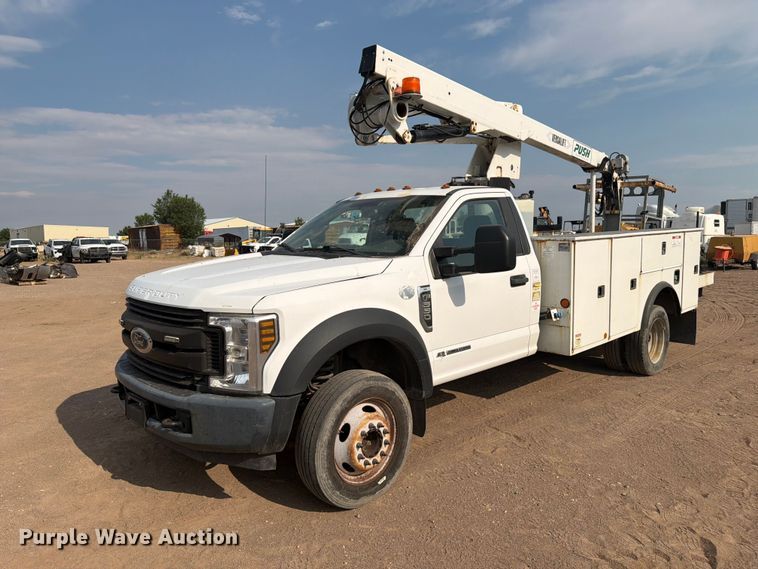2018 Ford F550 bucket truck - FM7583
