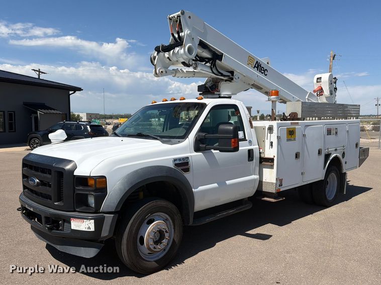 2009 Ford F550 Super Duty XL bucket truck - FM7595