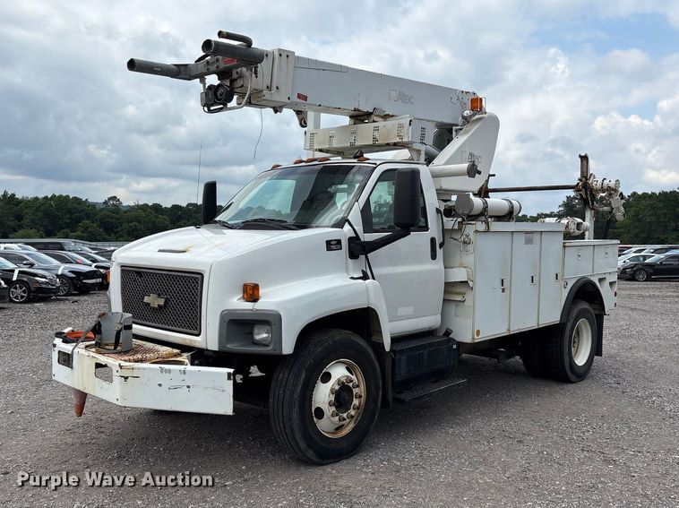 2006 Chevrolet C7500 cable placer bucket truck - YA3107