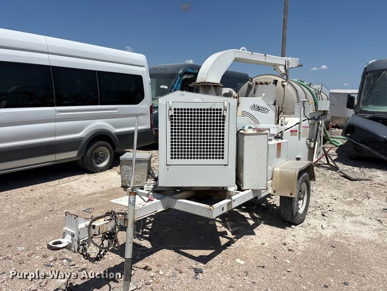 2014 Bandit 200UC wood chipper - YA3536