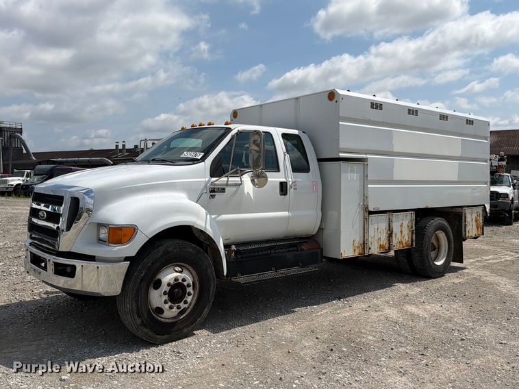 2015 Ford F650 Super Duty Ext. Cab chipper truck - YA3709