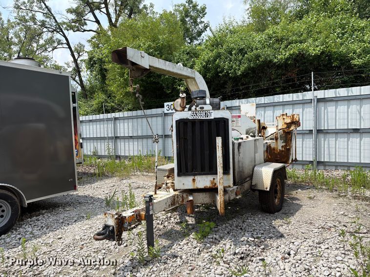 2010 Bandit  200XP wood chipper - YA3716