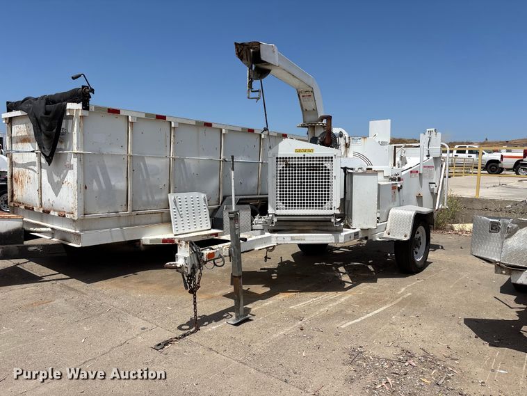 2017 Bandit 200 wood chipper - YA4004