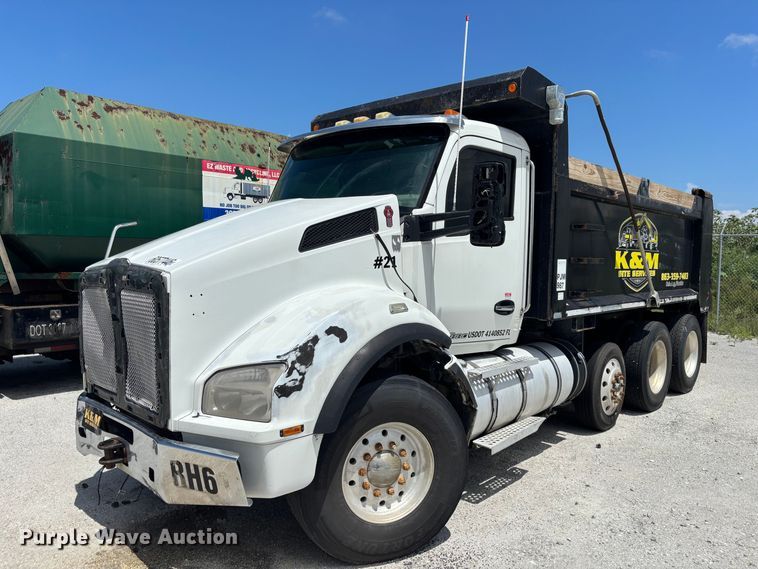 2017 Kenworth T880 dump truck - YA4221