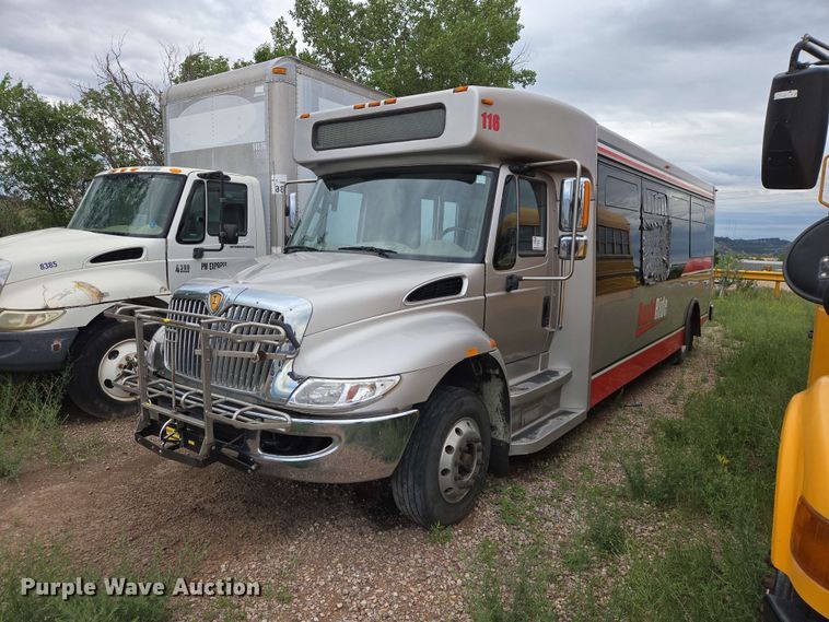 2016 IC Corporation Eldorado shuttle bus - DQ0000