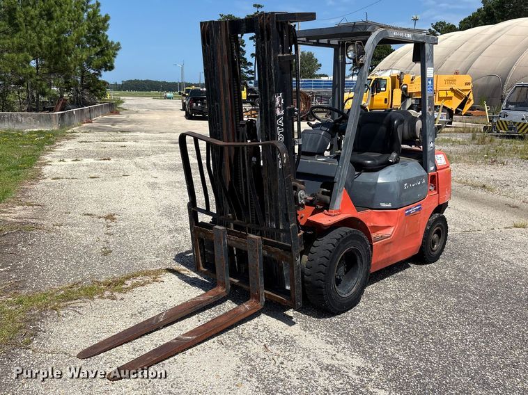 Toyota 7FGU25 forklift - EF1285
