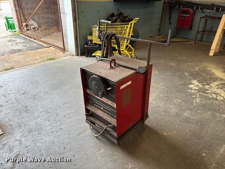 Lincoln Electric Idealarc 250 welder - EO4427
