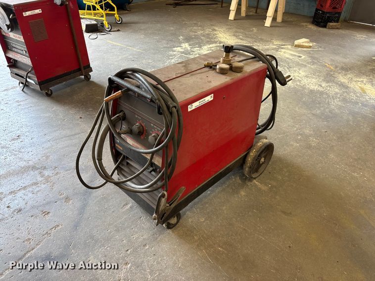 Lincoln Electric Wire-Matic 225 welder - EO4430
