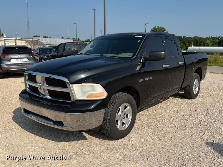 2010 Dodge Ram 1500 Ext. Cab pickup truck - EO8614