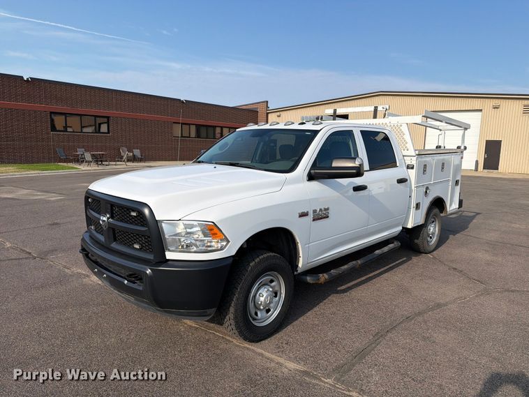 2017 RAM 2500 Crew Cab utility bed pickup truck - ER1901