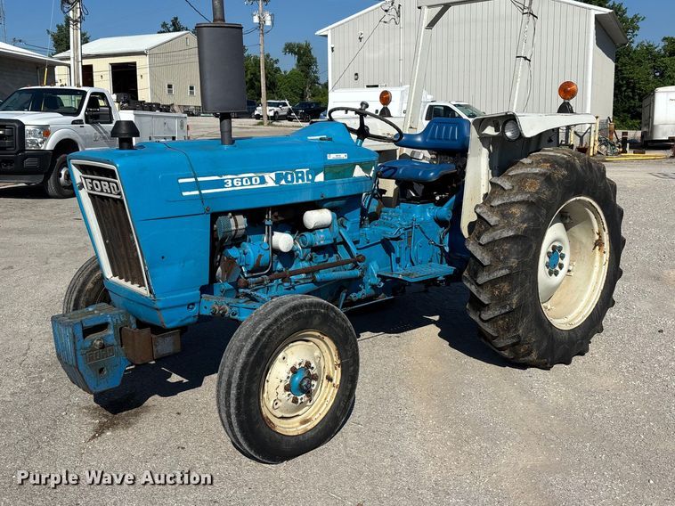Ford 3600 tractor - ER3125