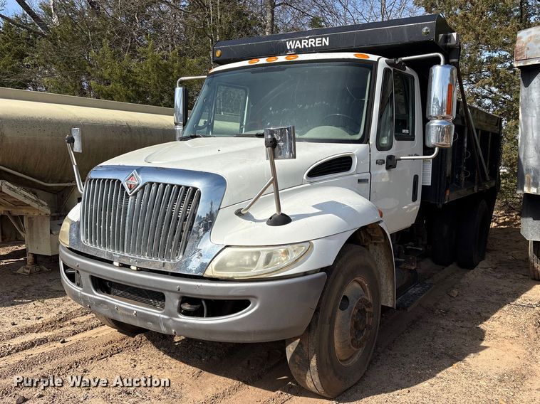 2011 International 4400 dump truck - ES8600