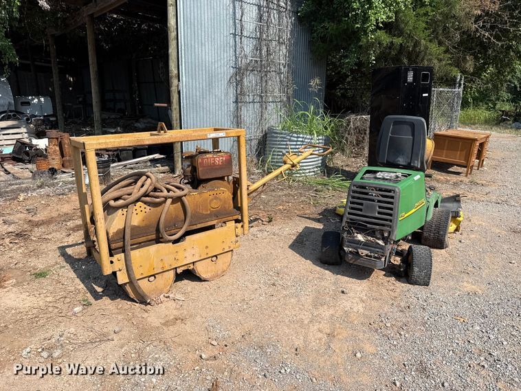 John Deere F725 lawn mower - ET6481