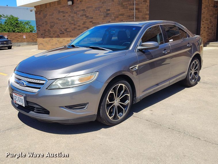 2011 Ford Taurus  - EW1037